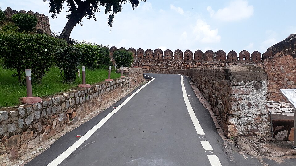 झांसी में कब पहुंची थी पहली रेल औ क्या था किराया, जानें पूरा इतिहास