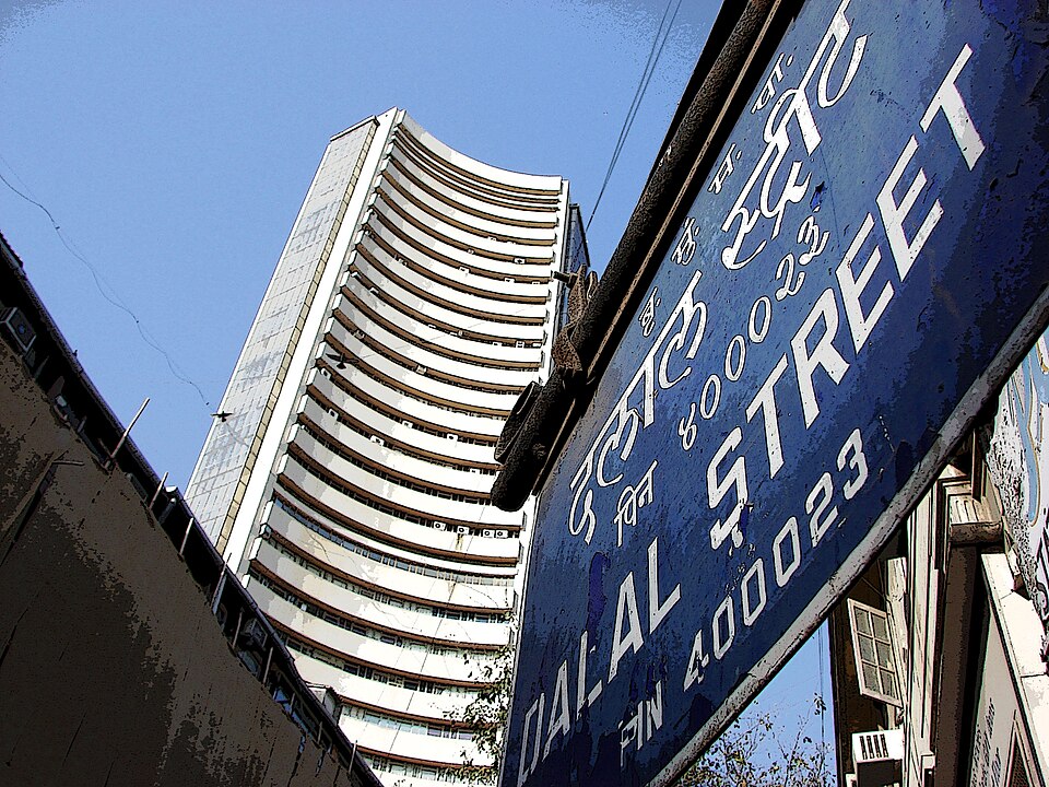 टीसीएस की दूसरी तिमाही में राजस्व 73,188 करोड़ रुपये, शेयर में तेजी और 12 रुपये का डिविडेंड