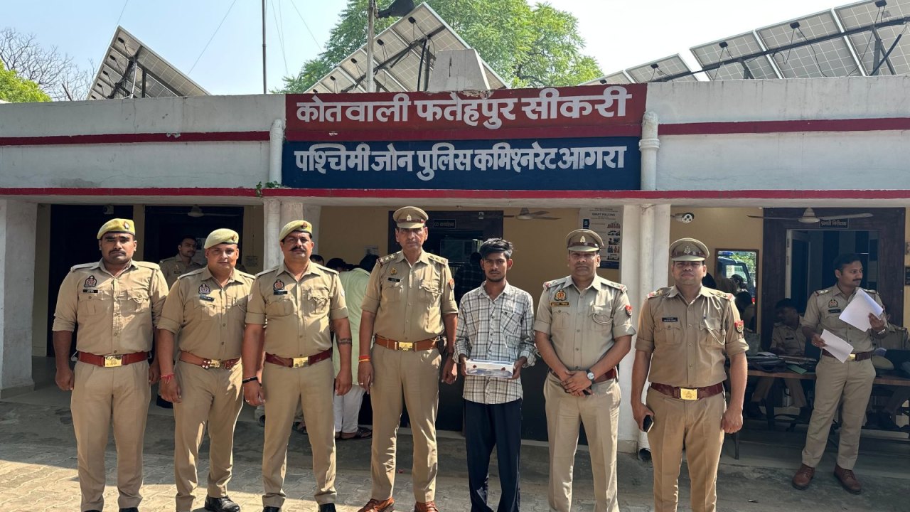 फतेहपुर सीकरी पुलिस को मिली बड़ी सफलता, अवैध पिस्टलों के साथ युवक धरा