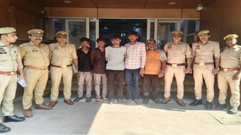 गोदाम के ताले बदलकर करते थे चोरी, पांच शातिर गिरफ्तार