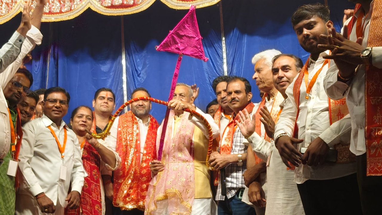 सदर में 60 फिट रावण के पुतले का हुआ दहन, राम की हुई जय जयकार
