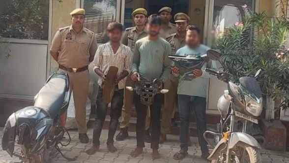 इरादतनगर पुलिस ने लूटकांड का किया खुलासा, तीन आरोपी गिरफ्तार