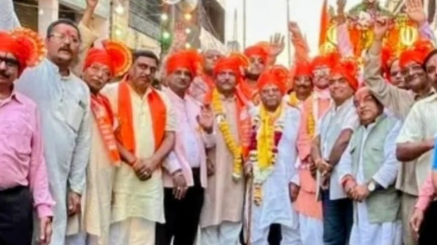 आगरा में धूमधाम से मनी महाराजा अग्रसेन जयंती, निकली भव्य शोभायात्रा